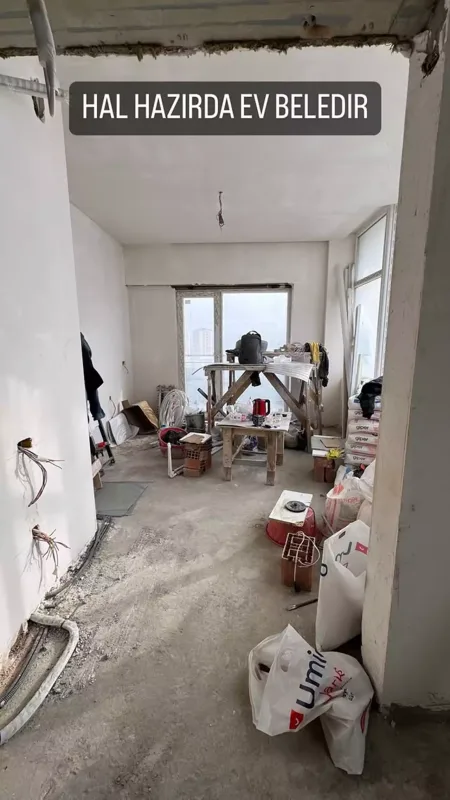 Müğənninin əri rejissoru aldadıb 25 minini aldı - Fotolar