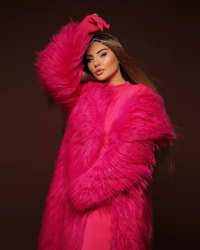 Şəbnəmdən çəhrayı “look”