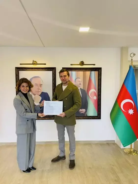 İlham Əliyev türk aktyoru təltif etdi