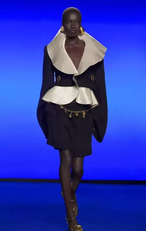 Vurğulanmış yaxalar 2025-ci ilin əsas hitidir