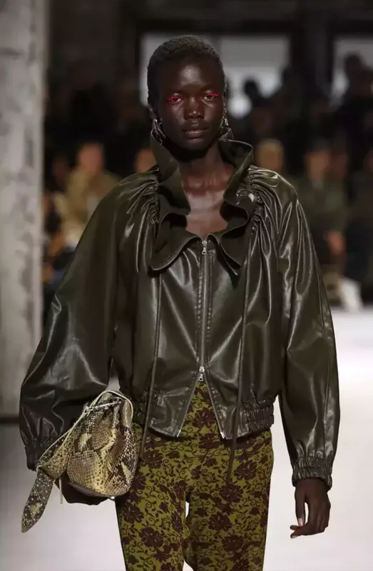 Vurğulanmış yaxalar 2025-ci ilin əsas hitidir