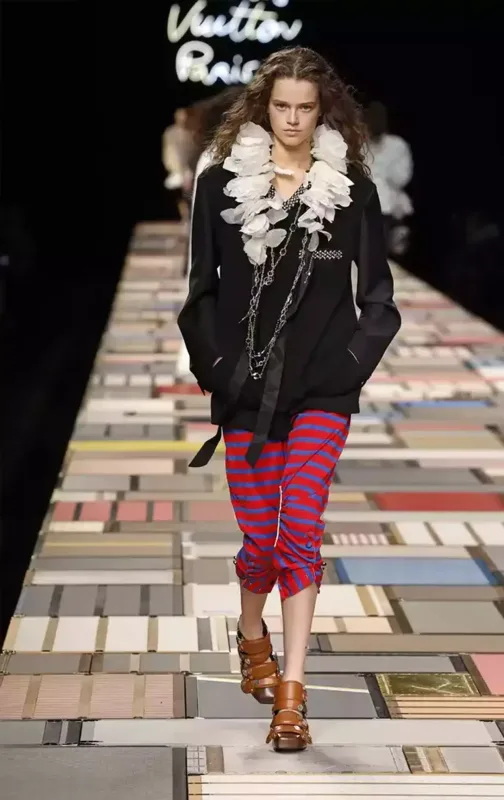 Vurğulanmış yaxalar 2025-ci ilin əsas hitidir