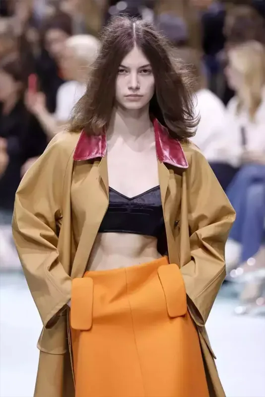 Vurğulanmış yaxalar 2025-ci ilin əsas hitidir