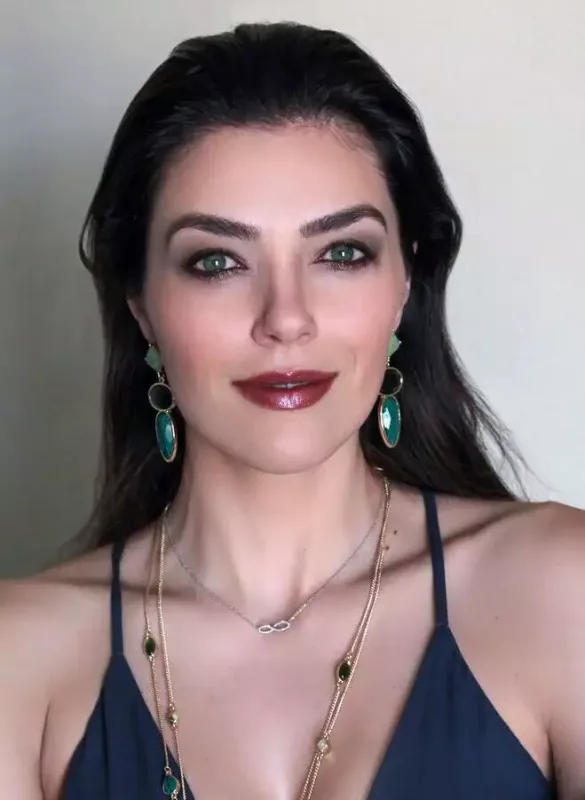 Məşhur modelin döşləri çürüdü