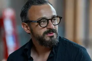 Məşhur müğənni dələduzların torundan bu yolla qurtuldu