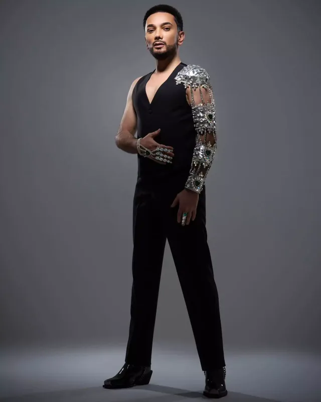 Faiq Ağayevin 5 kiloluq aksessuarı