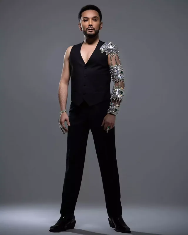 Faiq Ağayevin 5 kiloluq aksessuarı