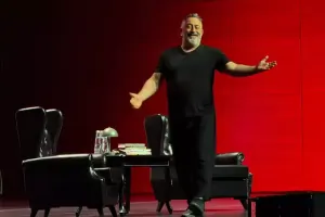 Cem Yılmaz Bakı konsertini paylaşdı