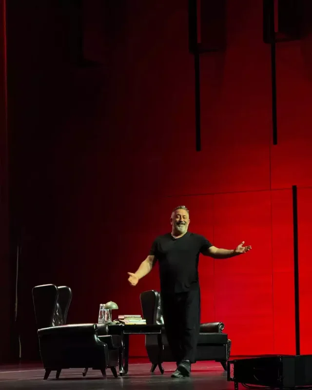 Cem Yılmaz Bakı konsertini paylaşdı