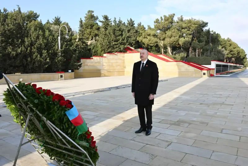 Prezident Şəhidlər xiyabanında...