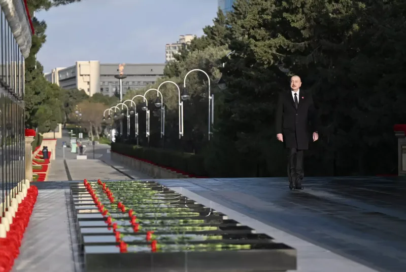 Prezident Şəhidlər xiyabanında...
