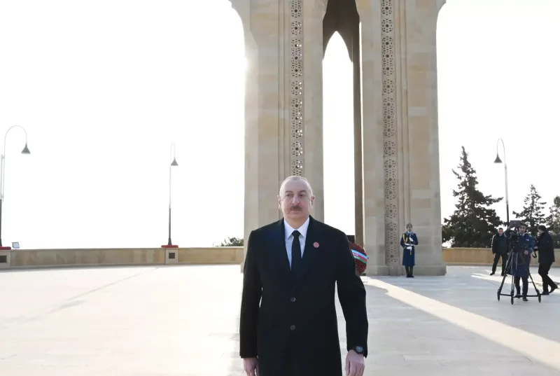 Prezident Şəhidlər xiyabanında...