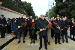 Mədəniyyət Nazirliyinin əməkdaşları şəhidlərin xatirəsini yad etdilər