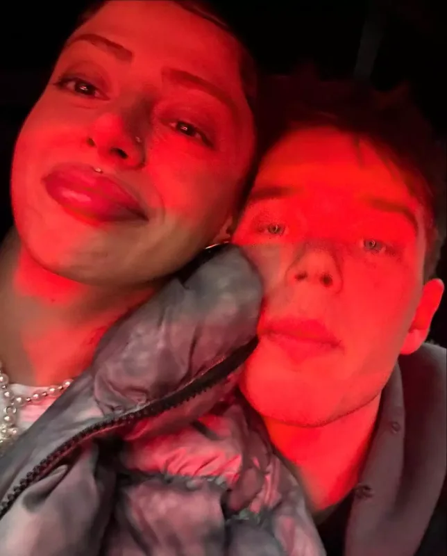 Azərbaycanlı reperdən niderlandlı sevgilisi ilə yeni fotolar