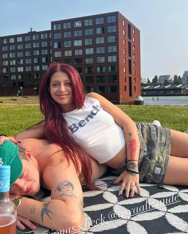 Azərbaycanlı reperdən niderlandlı sevgilisi ilə yeni fotolar