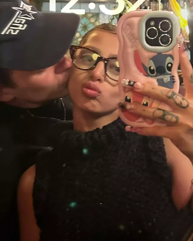 Azərbaycanlı reperdən niderlandlı sevgilisi ilə yeni fotolar