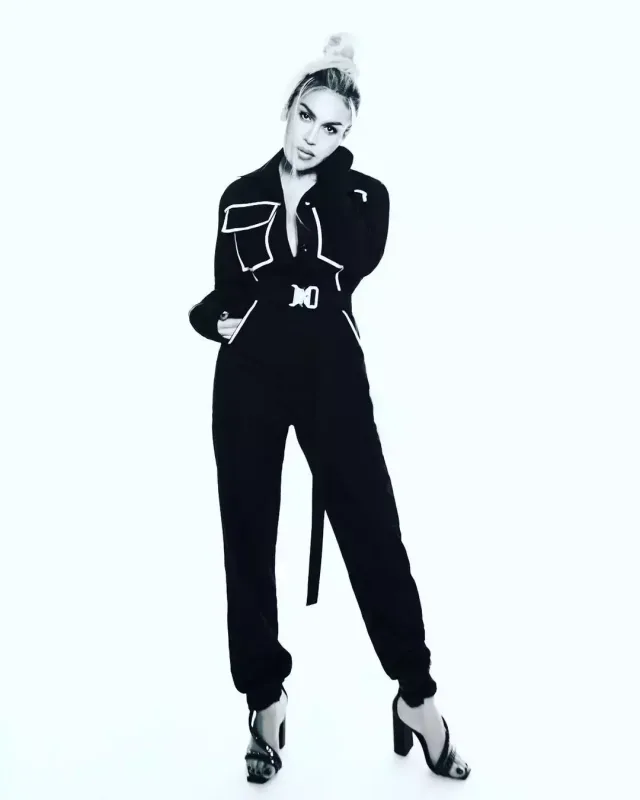 “Özünüzü yığışdırın, dağıtdığınız ailələrdən danışın”