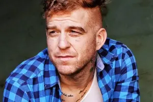 13 illik xanımından boşandı