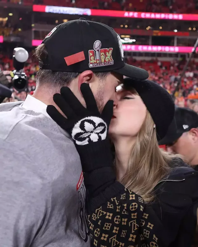 Qalibiyyət öpüşü!