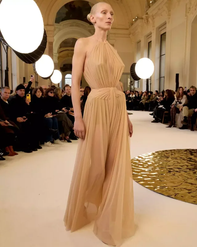 “Schiaparelli” yaz-yay kolleksiyası...