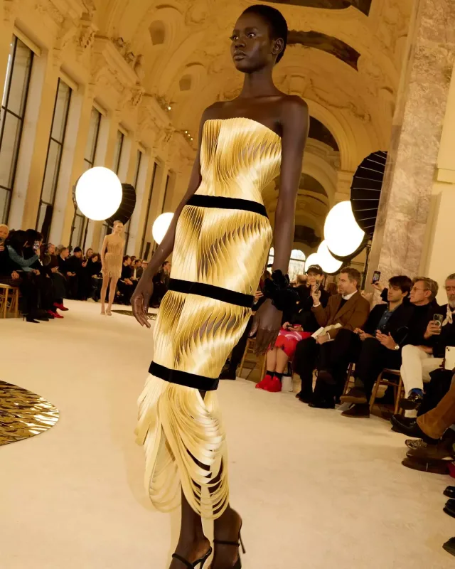 “Schiaparelli” yaz-yay kolleksiyası...