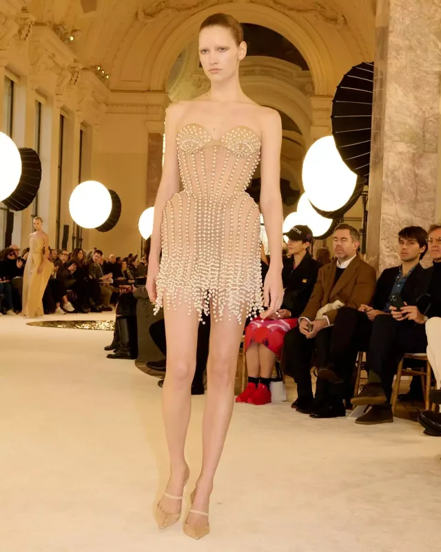 “Schiaparelli” yaz-yay kolleksiyası...