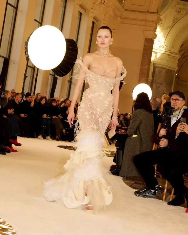 “Schiaparelli” yaz-yay kolleksiyası...