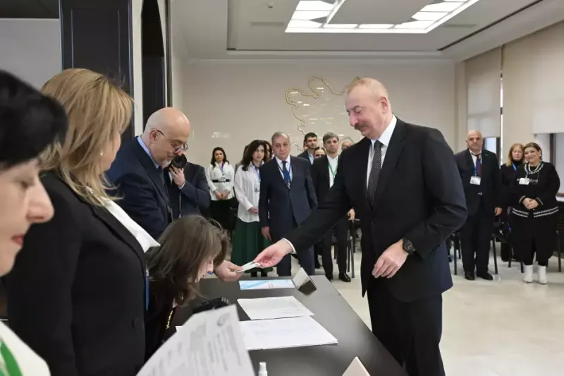 İlham Əliyev səs verdi - Fotolar