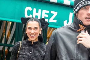 Dua Lipa sevgilisi ilə Parisdə