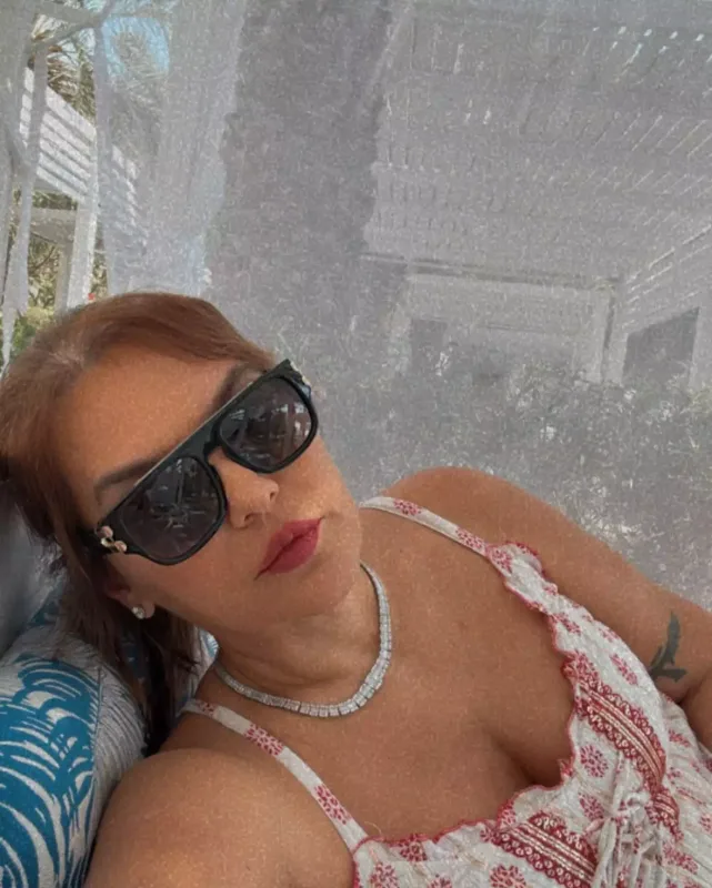 Demetin ailəsi ilə Dubay istirahəti