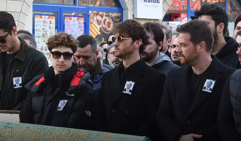 Arası kədərli günündə məşhur dostları tək qoymadı