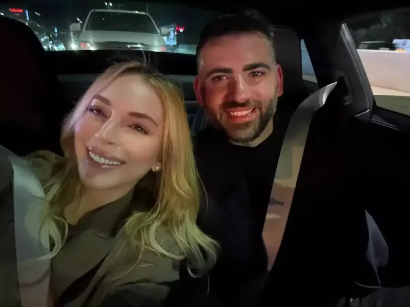 Lindsi Lohan ilk dəfə oğlunun şəkillərini yayımladı