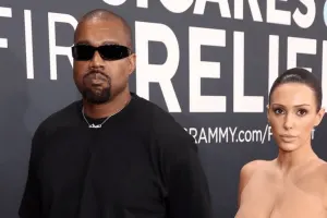 Kanyenin arvadı çılpaq gəldiyi üçün “Qremmi“dən qovuldu!