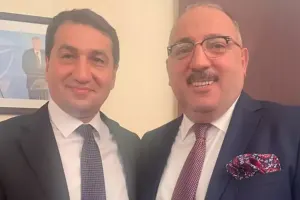 Hikmət Hacıyevlə fotosunu paylaşdı