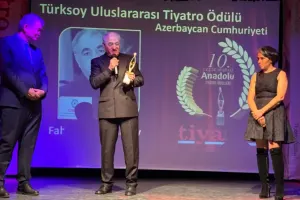 “Türk dünyasının ən yaxşı teatr aktyoru” oldu