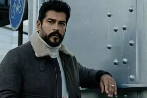 Ruslar Burak Özçivitdən əl çəkmir