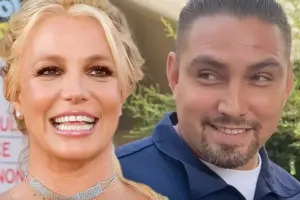 Britni Spirs eşq yaşadığı deyilən köməkçisi ilə görüntüləndi