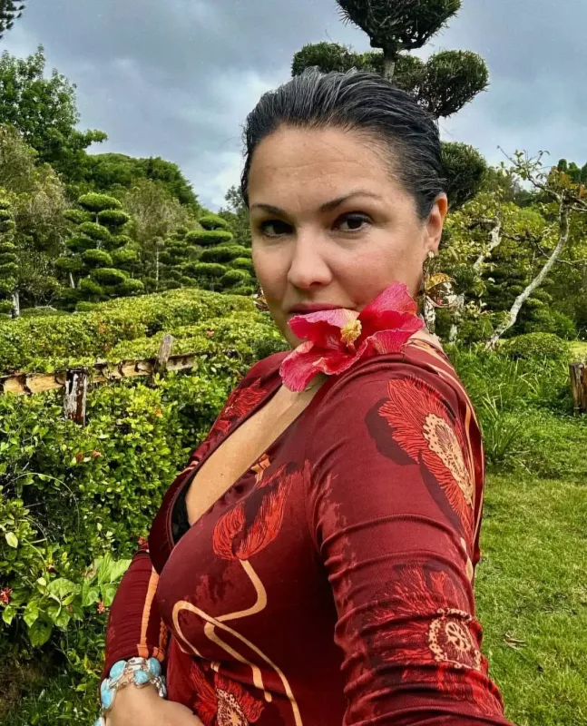 Anna Netrebko Dominikanda tətildə
