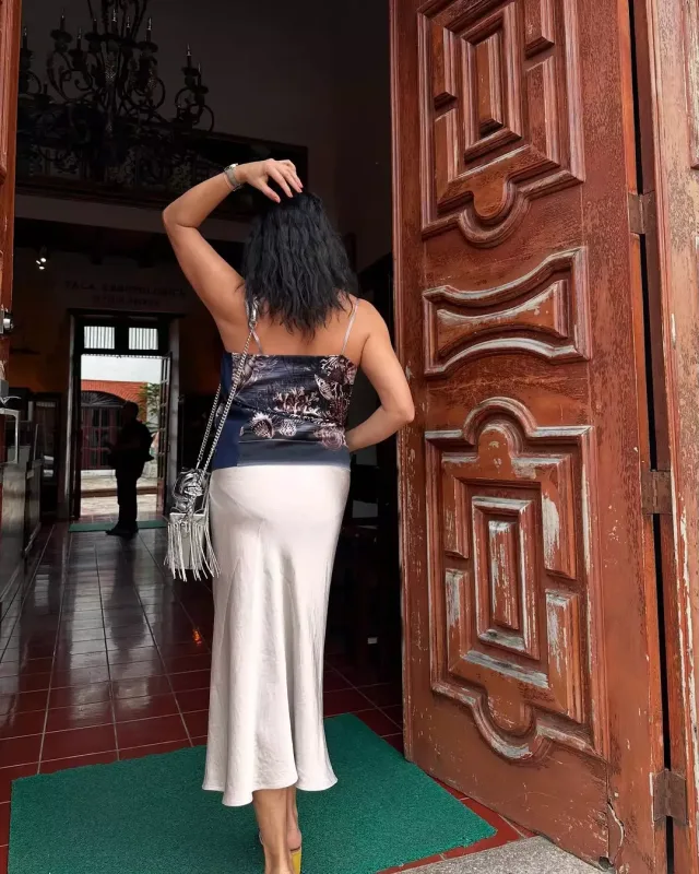 Anna Netrebko Dominikanda tətildə