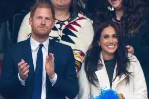 Şahzadə ilə xanımı onları izlədi