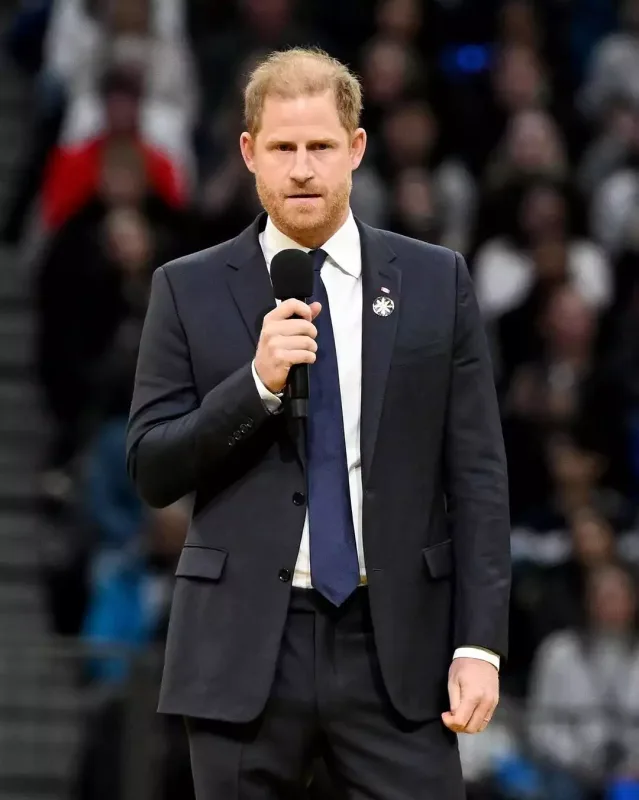 Şahzadə ilə xanımı onları izlədi