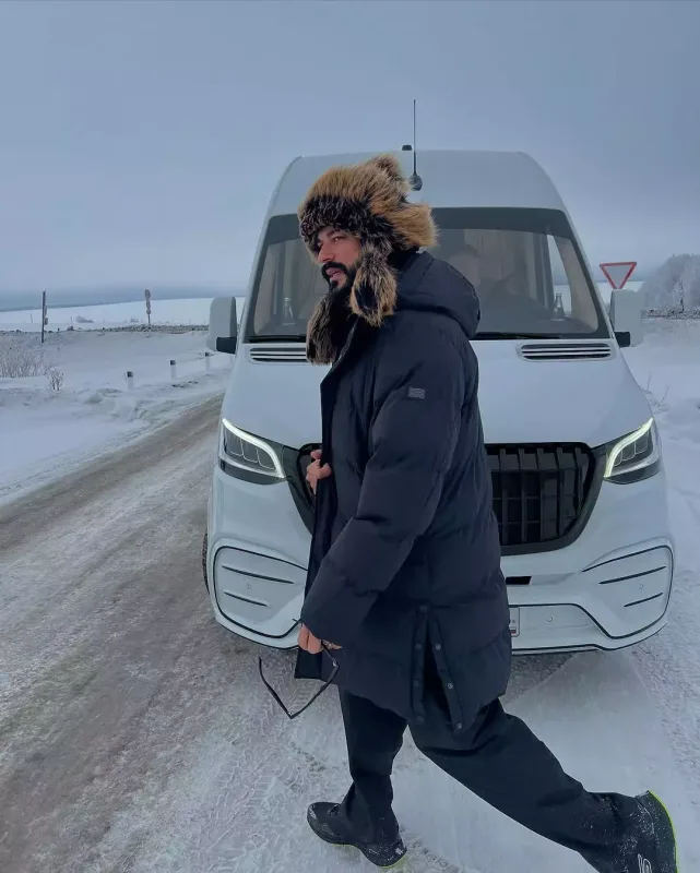 Burak Özçivitin Moskva tərzi