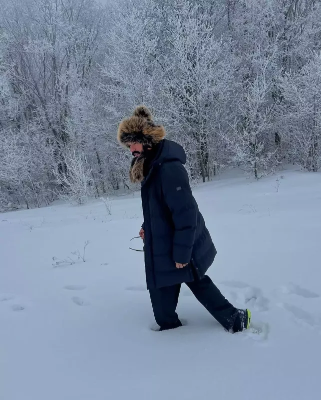 Burak Özçivitin Moskva tərzi