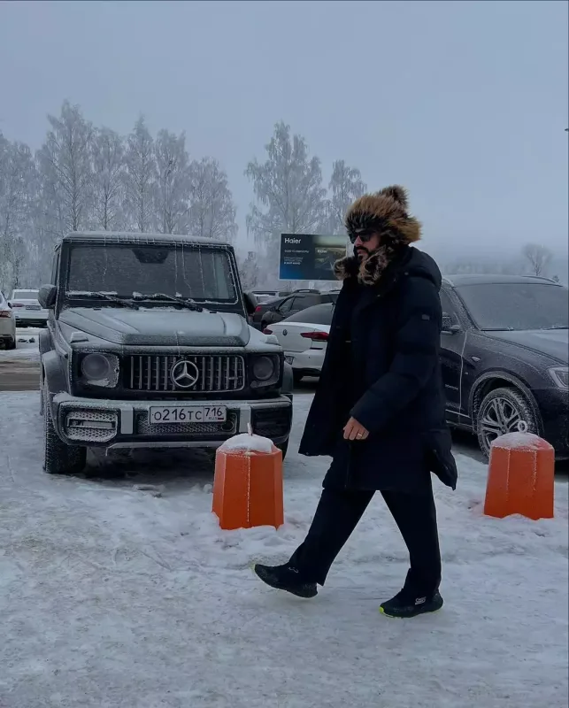 Burak Özçivitin Moskva tərzi