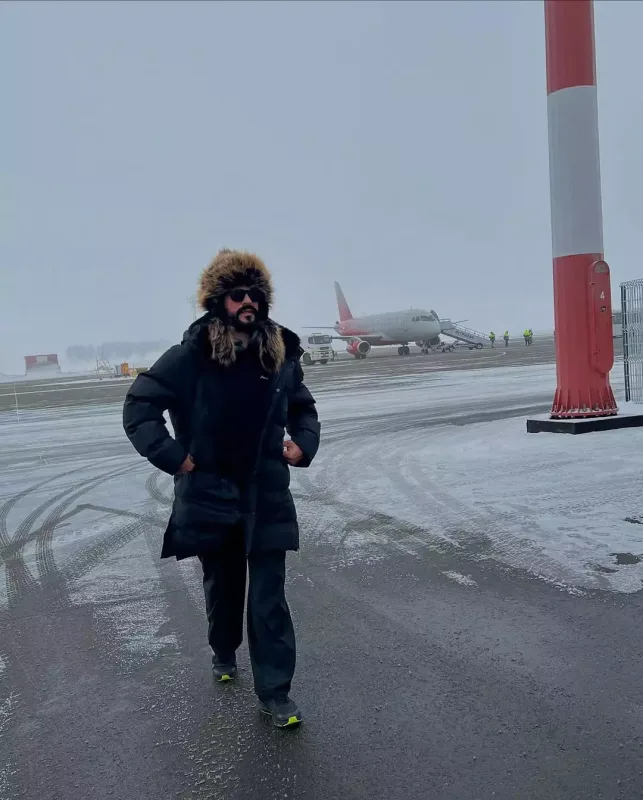 Burak Özçivitin Moskva tərzi