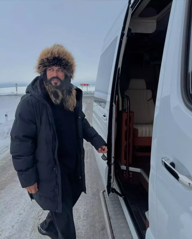 Burak Özçivit Kremldə çıxış edəcək