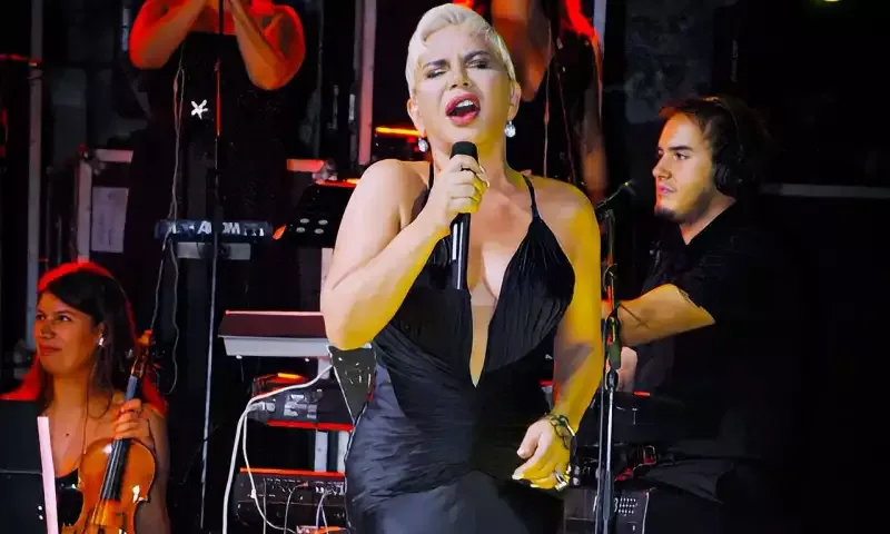 Sezen illər sonra qayıdır