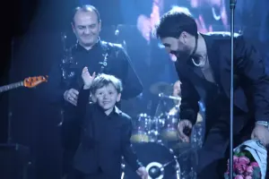 Zamiqin oğlu səhnəyə çıxdı - Video