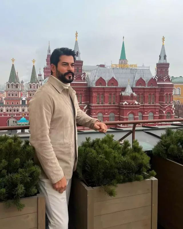 Rus qızlar Buraka çətin anlar yaşatdı