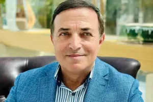 “Gündəmə qalmaqal ilə deyil sənətinizlə gəlin” - Mənsum İbrahimov